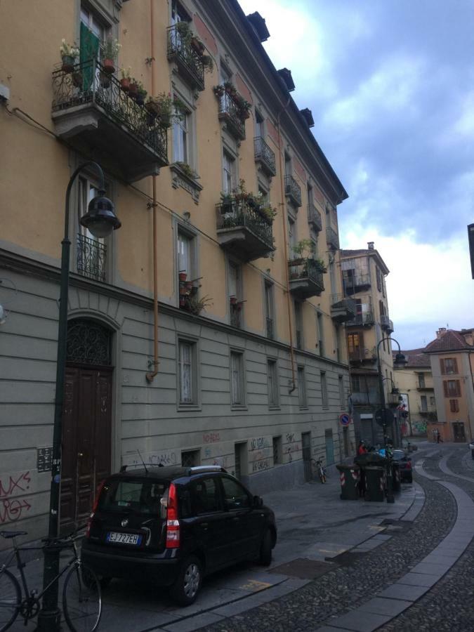 Mansarda In Borgo Dora Apartman Torino Kültér fotó